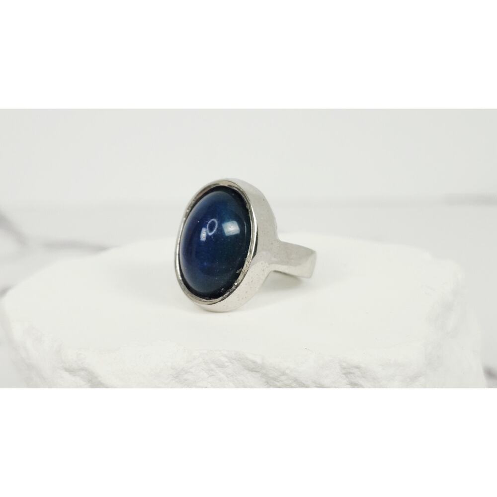 Vintage 1970s Retro Color Changing Oval Cabochon Mood Ring Silver Tone Size 8 - Picture 15 of 16